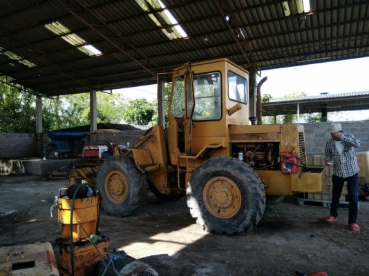 ขายด่วนรถตักเอวอ่อนCAT=910 ปี48 สภาพสวยใช้งานทุกวันมีเลมทะเบืยน สภาพดีพร้อมใช้งาน