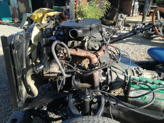 อีแต๋นพร้อมใช้งานเครื่องสี่สูบ sd23