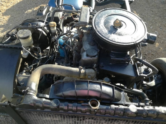 อีแต๋นพร้อมใช้งานเครื่องสี่สูบ sd23