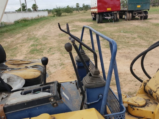 ขายรถแมคโฮ KOMATSU PC40-6 ราคา.195,000 รถสวย พร้อมใช้งาน มูมฮาร์มยาวพิเศษ สวย ระบบการทำงานใช้ได้สมบูรณ์ เครื่อง ปั้ม แรง สนใจรถสวยๆราคาถูกๆโทร.081-3531946 ต่อ.บางนา &amp; ID-LINE รถอยู่ จ.บุรีรัมย์