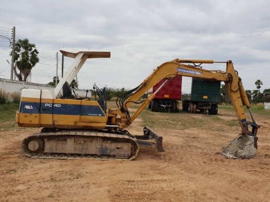 ขายรถแมคโฮ KOMATSU PC40-6 ราคา.195,000 รถสวย พร้อมใช้งาน มูมฮาร์มยาวพิเศษ สวย ระบบการทำงานใช้ได้สมบูรณ์ เครื่อง ปั้ม แรง สนใจรถสวยๆราคาถูกๆโทร.081-3531946 ต่อ.บางนา &amp; ID-LINE รถอยู่ จ.บุรีรัมย์