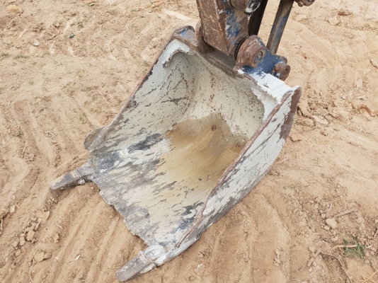 ขายรถแมคโฮ KOMATSU PC40-6 ราคา.195,000 รถสวย พร้อมใช้งาน มูมฮาร์มยาวพิเศษ สวย ระบบการทำงานใช้ได้สมบูรณ์ เครื่อง ปั้ม แรง สนใจรถสวยๆราคาถูกๆโทร.081-3531946 ต่อ.บางนา &amp; ID-LINE รถอยู่ จ.บุรีรัมย์