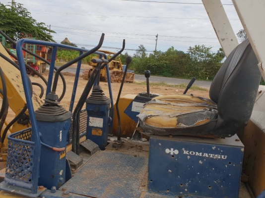 ขายรถแมคโฮ KOMATSU PC40-6 ราคา.195,000 รถสวย พร้อมใช้งาน มูมฮาร์มยาวพิเศษ สวย ระบบการทำงานใช้ได้สมบูรณ์ เครื่อง ปั้ม แรง สนใจรถสวยๆราคาถูกๆโทร.081-3531946 ต่อ.บางนา &amp; ID-LINE รถอยู่ จ.บุรีรัมย์