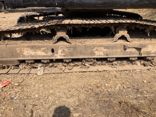 ขายรถแบคโฮ KOMATSU PC200-6 ราคา.650,000 ไฟฟ้าครบ เอวมีขยับนิดหน่อย มูมฮาร์มสวย แผ่นขนด 60 เครื่อง ปั้มแรง แอร์เย็น รถพร้อมใช้ สนใจนัดดูรถได้ที่ 081-3531946 ต่อ.บางนา &amp; ID-LINE รถใช้งานที่ จ.สิงบุรี