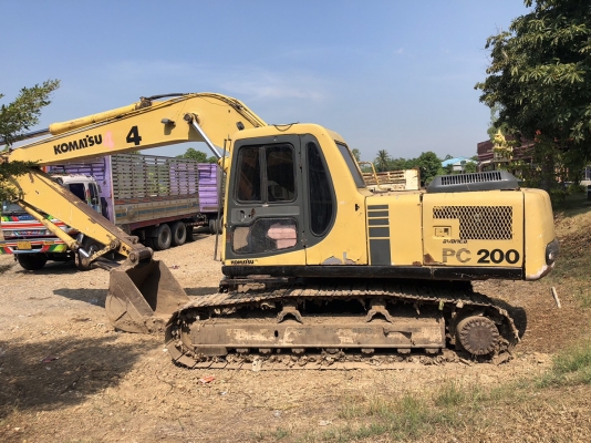 ขายรถแบคโฮ KOMATSU PC200-6 ราคา.650,000 ไฟฟ้าครบ เอวมีขยับนิดหน่อย มูมฮาร์มสวย แผ่นขนด 60 เครื่อง ปั้มแรง แอร์เย็น รถพร้อมใช้ สนใจนัดดูรถได้ที่ 081-3531946 ต่อ.บางนา &amp; ID-LINE รถใช้งานที่ จ.สิงบุรี