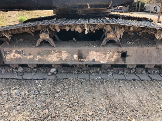 ขายรถแบคโฮ KOMATSU PC200-6 ราคา.650,000 ไฟฟ้าครบ เอวมีขยับนิดหน่อย มูมฮาร์มสวย แผ่นขนด 60 เครื่อง ปั้มแรง แอร์เย็น รถพร้อมใช้ สนใจนัดดูรถได้ที่ 081-3531946 ต่อ.บางนา &amp; ID-LINE รถใช้งานที่ จ.สิงบุรี