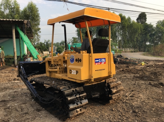 ขายรถแทร็กเตอร์D2-5P รถสวยพร้อมใช้งาน สภาพดี โทร0616613023แพรว