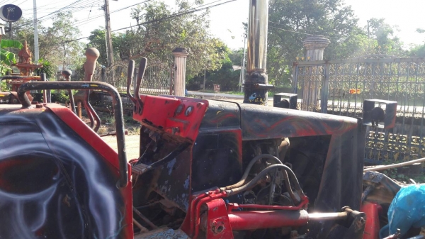 ขายรถแทร็กเตอร์D2-6P 5กระบอก สไลด์6ทิศทาง รถพร้อมใช้งาน โทร0616613023แพรว