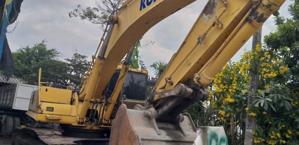 ขายด่วน!! Komatsu PC300-6 สภาพพร้อมใช่ค่ะ
