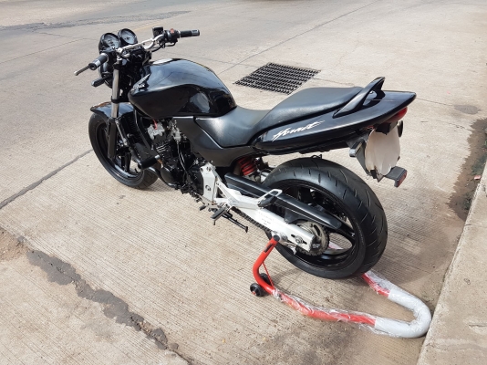 ขายแลกเทิร์น HONDA HORNET250 สีสวย เครื่องดี ท่อแต่ง กันล้ม แฮนด์บาร์ ยางหน้าหลังเต็ม ทะเบียนพร้อมโอ