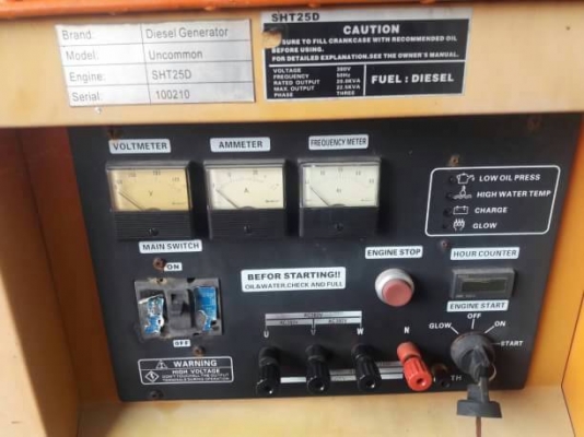 ขายเครื่องปั่นไฟสนามDiesel Generator SHT25D ปั่นไฟได้ 20KVA สามารถปั่นไฟได้220V.และ380V. (1เฟสและ3เฟส) เครื่องยนต์ดีเซล 3 สูบ ของเก่านอก จำนวนชั่วโมงใช้งานประมาณ380 ชม.