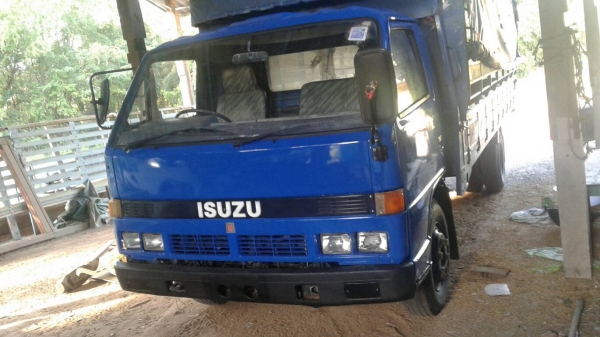 ISUZU 6 ล้อ พร้อมใช้ รถมือเดียว