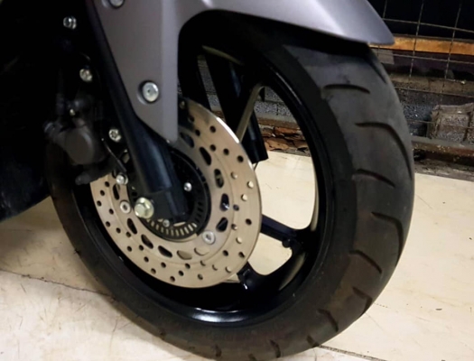 nmax สีเทาปี61ไมล์น้อย3พันโล สวยๆเลยครับ 48900
