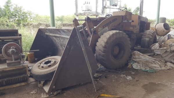 ขาย รถตักขนาดใหญ่ FURUKAWA FL230 เอวอ่อน เกียร์ทอค ดิสเบรค รถจอดไว้ไม่ได้ใช้งาน เครื่องสตาร์ทติด ราคาต่อรองได้