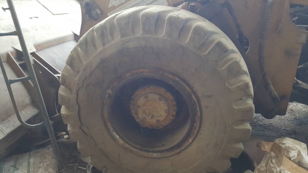 ขาย รถตักขนาดใหญ่ FURUKAWA FL230 เอวอ่อน เกียร์ทอค ดิสเบรค รถจอดไว้ไม่ได้ใช้งาน เครื่องสตาร์ทติด ราคาต่อรองได้