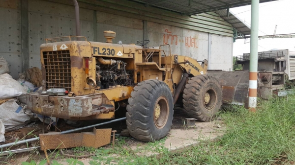 ขาย รถตักขนาดใหญ่ FURUKAWA FL230 เอวอ่อน เกียร์ทอค ดิสเบรค รถจอดไว้ไม่ได้ใช้งาน เครื่องสตาร์ทติด ราคาต่อรองได้