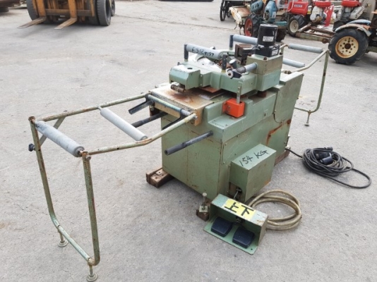 เครื่องไสไม้ ยี่ห้อ HITACHI รุ่น FAY-700