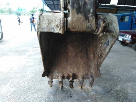 แบคโฮ KOMATSU PC200-6 **ขายตามสภาพ + เอกสารครบ แบคโฮ KOMATSU PC200-6 **ขายตามสภาพ + เอกสารครบ