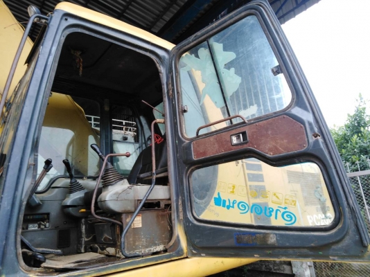 แบคโฮ KOMATSU PC200-6 **ขายตามสภาพ + เอกสารครบ แบคโฮ KOMATSU PC200-6 **ขายตามสภาพ + เอกสารครบ