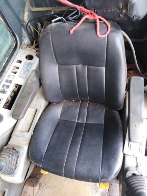 แบคโฮ KOMATSU PC200-6 **ขายตามสภาพ + เอกสารครบ แบคโฮ KOMATSU PC200-6 **ขายตามสภาพ + เอกสารครบ