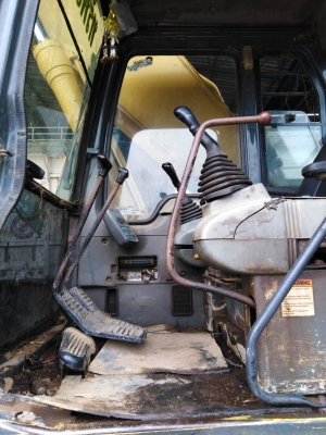 แบคโฮ KOMATSU PC200-6 **ขายตามสภาพ + เอกสารครบ แบคโฮ KOMATSU PC200-6 **ขายตามสภาพ + เอกสารครบ