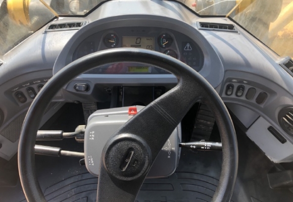 ขายรถตักล้อยาง KOMATSU WA430-6 นำเข้าเองจากญี่ปุ่น สภาพสวยพร้อมใช้ มีVDOการทำงานครับ ขายรถตักล้อยาง KOMATSU WA430-6 นำเข้าเองจากญี่ปุ่น สภาพสวยพร้อมใช้ มีVDOการทำงานครับ