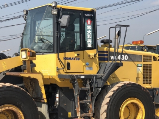ขายรถตักล้อยาง KOMATSU WA430-6 นำเข้าเองจากญี่ปุ่น สภาพสวยพร้อมใช้ มีVDOการทำงานครับ ขายรถตักล้อยาง KOMATSU WA430-6 นำเข้าเองจากญี่ปุ่น สภาพสวยพร้อมใช้ มีVDOการทำงานครับ