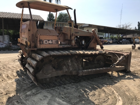 ขาย 295,000 รถแทร็กเตอร์ CAT D4E  ตีนเป็ด หัวฉีดปากกา เครื่องดี เกียร์ตัดแรง ช่วงล่างเต็ม ใบมีดสไลด์ รถสวยพร้อมใช้ เอกสารสัญญาซื้อขาย รถอยู่ นครปฐม  090-772-3710 090-772-3708