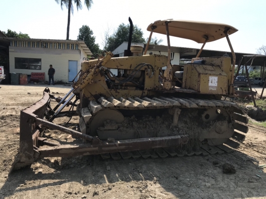 ขาย 255,000 รถแทร็กเตอร์ CAT D4E  ตีนเป็ด เครื่องดี เกียร์ตัดแรง ช่วงล่างเต็ม ใบมีดสไลด์ รถสวยพร้อมใช้ เอกสารสัญญาซื้อขาย รถอยู่ นครปฐม  090-772-3710 090-772-3708