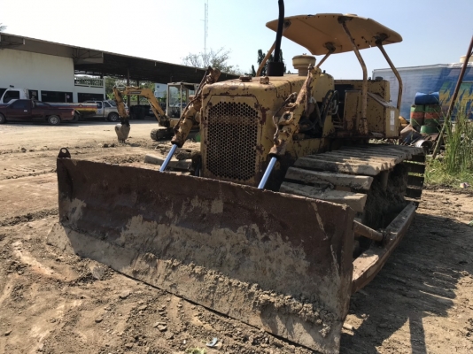 ขาย 255,000 รถแทร็กเตอร์ CAT D4E  ตีนเป็ด เครื่องดี เกียร์ตัดแรง ช่วงล่างเต็ม ใบมีดสไลด์ รถสวยพร้อมใช้ เอกสารสัญญาซื้อขาย รถอยู่ นครปฐม  090-772-3710 090-772-3708