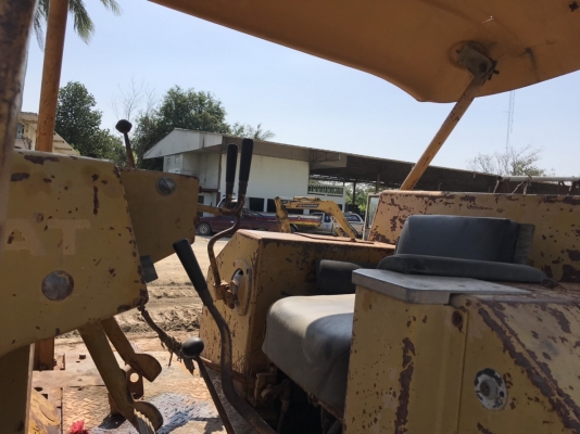 ขาย 255,000 รถแทร็กเตอร์ CAT D4E  ตีนเป็ด เครื่องดี เกียร์ตัดแรง ช่วงล่างเต็ม ใบมีดสไลด์ รถสวยพร้อมใช้ เอกสารสัญญาซื้อขาย รถอยู่ นครปฐม  090-772-3710 090-772-3708