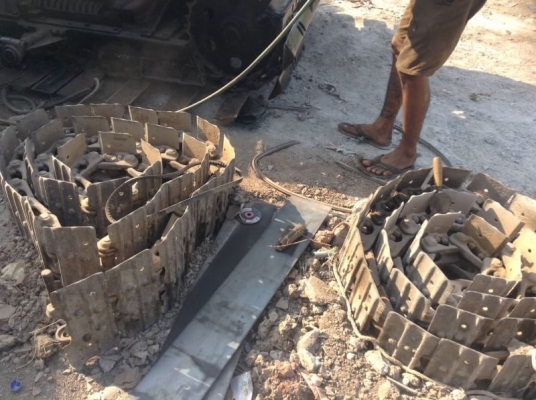 ขายโซ่พร้อมใบ ใส่รถแทร็กเตอร์D2 ใส่รถแม็กโครPC60 ได้ โซ่บูทดี ไม่มีแตก โทร0616613023แพรว