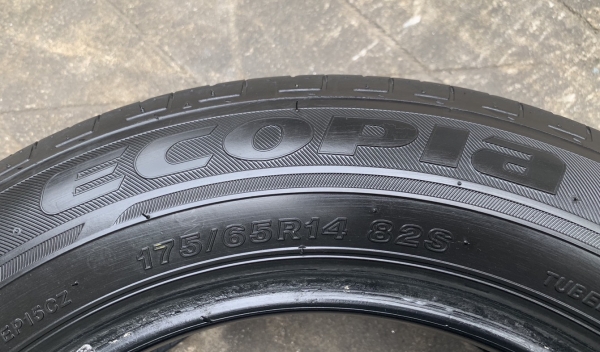 ยาง 175-65-14 Bridgestone ปี 17 ดอกยางหนาปึกทุกเส้น