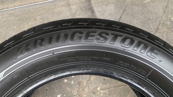 ยาง 175-65-14 Bridgestone ปี 17 ดอกยางหนาปึกทุกเส้น