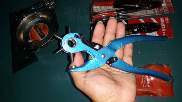 ขายคีมเจาะหนังBOKER MADE IN GERMANY.ใหม่เก่าเก็บ ขายคีมเจาะหนังBOKER MADE IN GERMANY.ใหม่เก่าเก็บ