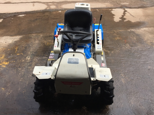 ขายรถตัดหญ้านั่งขับ4เกียร์เดินหน้า1ถอยหลัง ปรับความสูง4ระดับ เก่าญี่ปุ่น 98,000