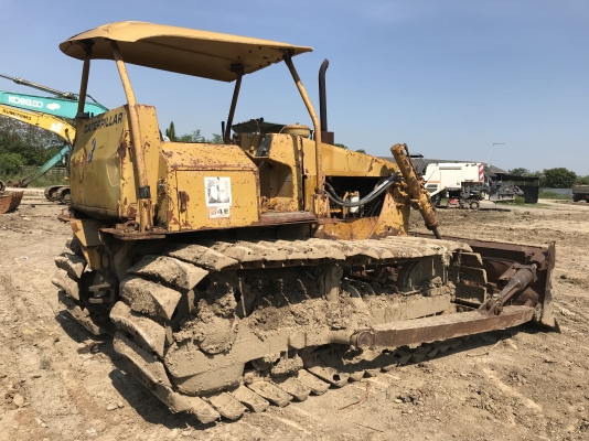 ขาย 255,000 รถแทร็กเตอร์ CAT D4E  ตีนเป็ด เครื่องดี เกียร์ตัดแรง ช่วงล่างเต็ม ใบมีดสไลด์ รถสวยพร้อมใช้ เอกสารสัญญาซื้อขาย รถอยู่ นครปฐม  092-595-6777 061-446-2662 ญิ๋งยุ