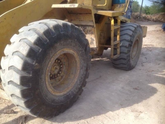 ขาย 565,000 รถตักล้อยาง KOMATSU WA 300-1 เครื่องดี เกียร์ดี ระบบไฮดอลิคแรง ต่อแขนเรียบร้อยแล้ว ยางใหม่ 4 เส้น รถพร้อมใช้งาน เอกสารซื้อขาย รถอยู่ อยุธยา 090-772-3710 090-772-3708