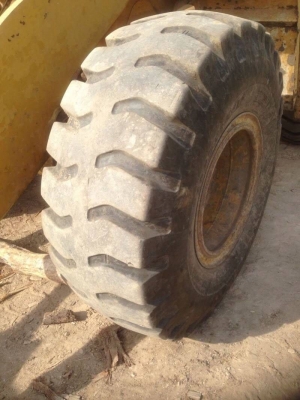 ขาย 565,000 รถตักล้อยาง KOMATSU WA 300-1 เครื่องดี เกียร์ดี ระบบไฮดอลิคแรง ต่อแขนเรียบร้อยแล้ว ยางใหม่ 4 เส้น รถพร้อมใช้งาน เอกสารซื้อขาย รถอยู่ อยุธยา 090-772-3710 090-772-3708