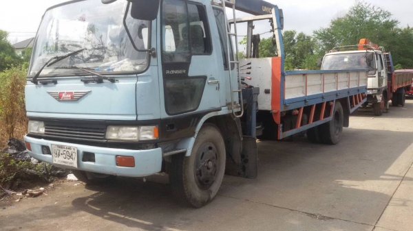 ขาย รถ HINO 6 ล้อติดเครน ขาย รถ HINO 6 ล้อติดเครน