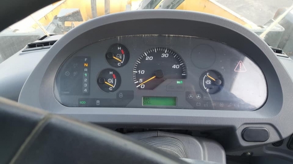 ขาย รถตัก KOMATSU WA100 ขาย รถตัก KOMATSU WA100