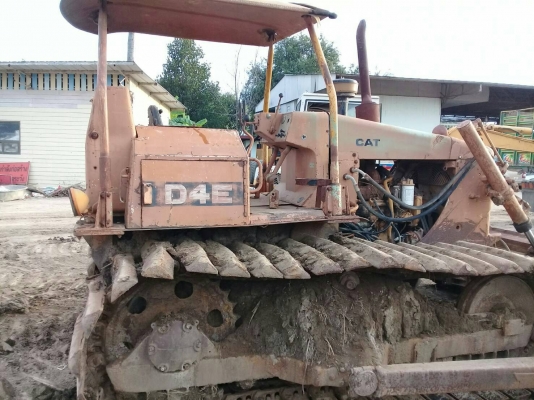 มี VDO ให้ชม.CAT D4E ตีนเป็ด ราคา 220000 มี 2 คัน