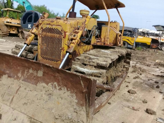 มี VDO ให้ชม.CAT D4E ตีนเป็ด ราคา 220000 มี 2 คัน