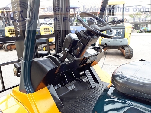 ขาย รถโฟล์คลิฟท์ TOYOTA รุ่น 7-FDJ35