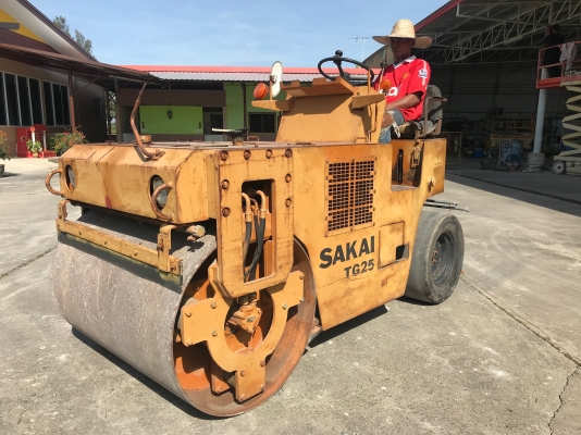 ขายรถบด2.5ตันSAKAIรุ่นTG25หน้าเหล็กหลังยาง3เส้นนำเข้าญี่ปุ่น ไม่เคยใช้งานในไทยสภาพดีพร้อมใช้งาน Line:Jiraroj2909