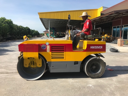 ขายรถบด3ตันSUMITOMOรุ่นHV30VCRหน้าเหล็กหลังยาง3เส้นนำเข้าญี่ปุ่น ไม่เคยใช้งานในไทยสภาพดีพร้อมใช้งาน Line:Jiraroj2909