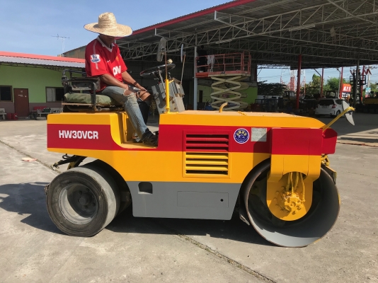 ขายรถบด3ตันSUMITOMOรุ่นHV30VCRหน้าเหล็กหลังยาง3เส้นนำเข้าญี่ปุ่น ไม่เคยใช้งานในไทยสภาพดีพร้อมใช้งาน Line:Jiraroj2909