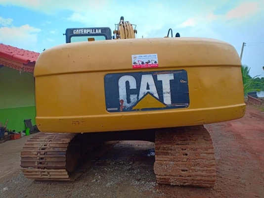ขายจ้า..CATERPILLAR 320C เก่าในสภาพดี  แทรค80  เดิมๆๆ  เอกสารเล่มทะเบียน พร้อมใช้  โทร 089-3818694จ๊อย
