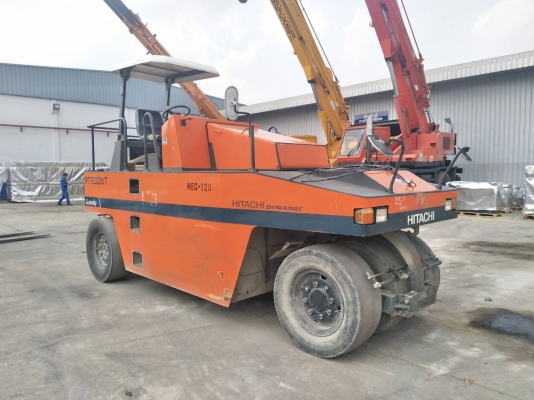 ขายรถบด DYNAPAC RT200WT-C เกียร์ออโต้ จากญี่ปุ่น สวยๆ สภาพเดิมๆ ราคาดีๆ โทร. 092-929-9942 ธีรเทพ