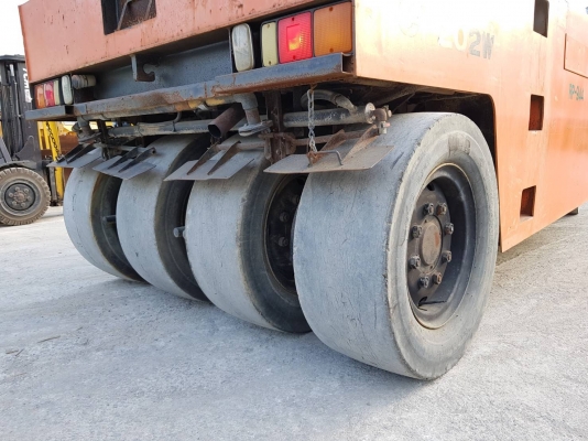 ถึงแล้วครับ DYNAPAC CP202W จากญี่ปุ่น เกียร์ธรรมดา ใช้งาน 4,000ชม.สวยๆ โทร 092-929-9942 ธีรเทพครับ